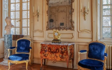 Exposition de mobilier et d'objets d'art