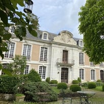 Visite libre de la cour de l'Hôtel des Tailles