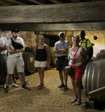 Visite guidée de la cave de vieillissement de Calvados du manoir